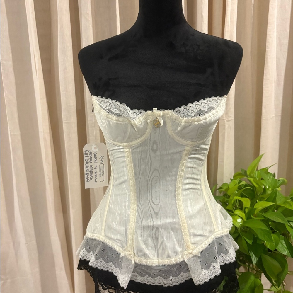 Darling Cream Lace Corset